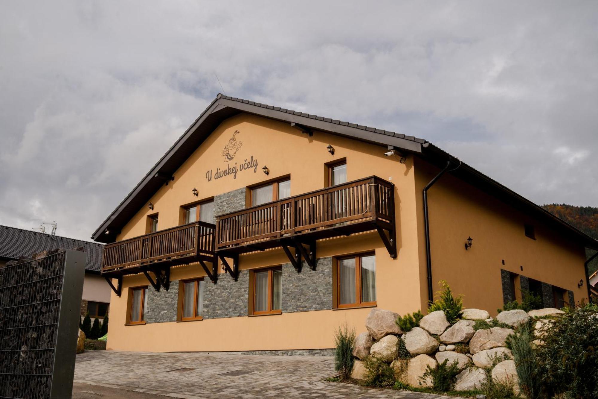 U Divokej Vcely Villa Ižipovce Buitenkant foto